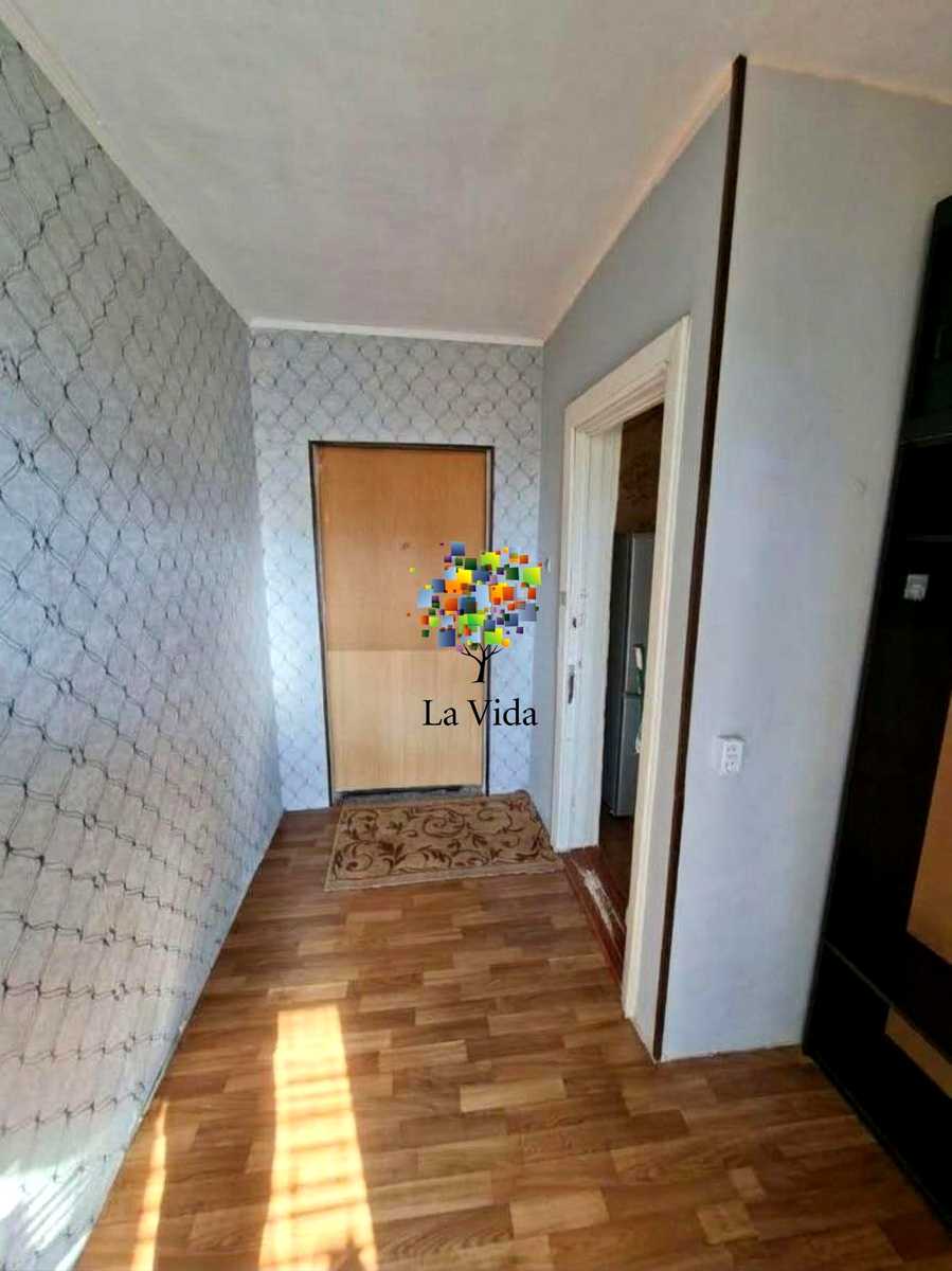 1878399181952349