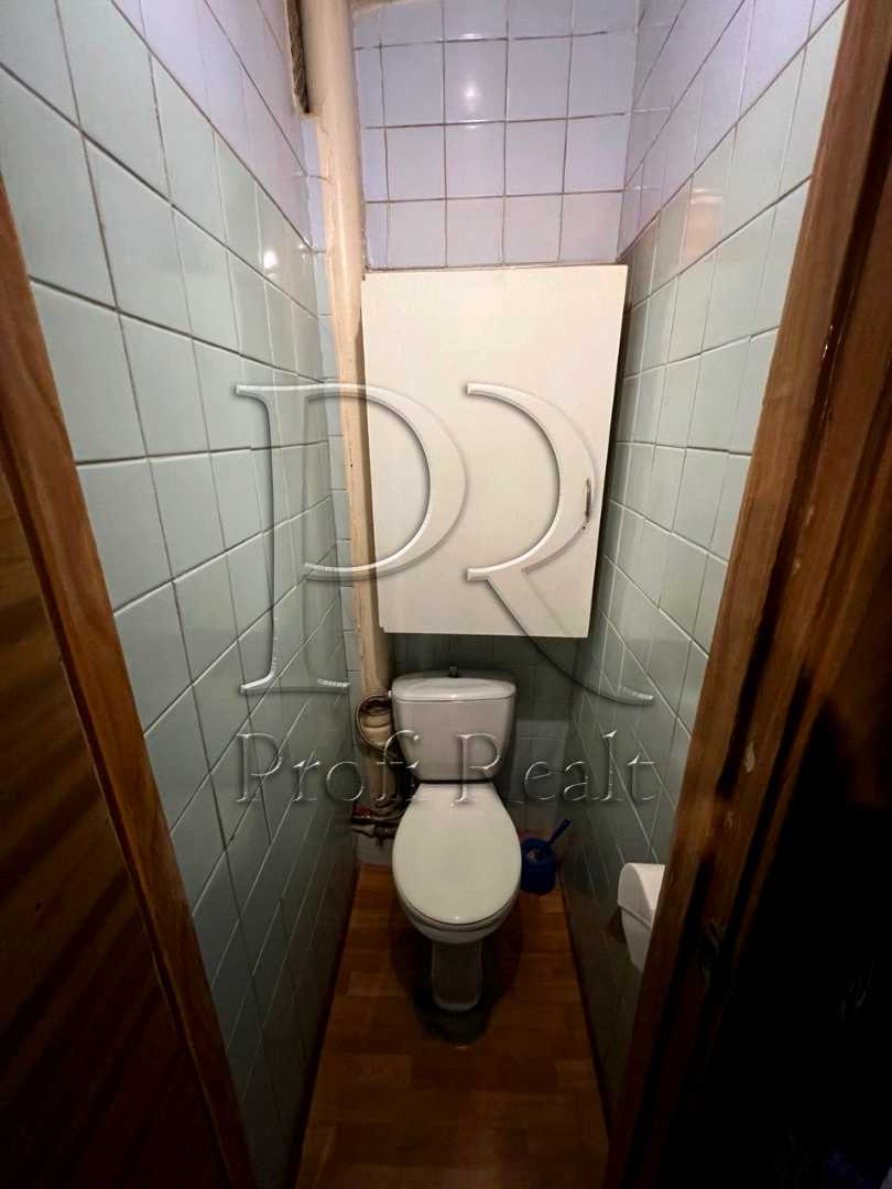 1878400337616845