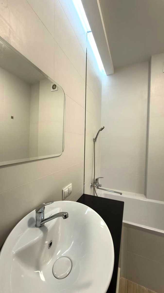 1878401324932128