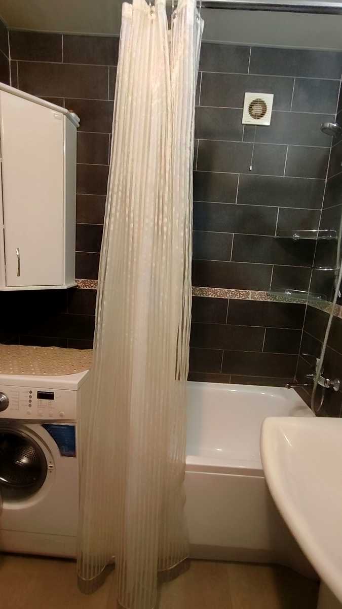 1878401966566608