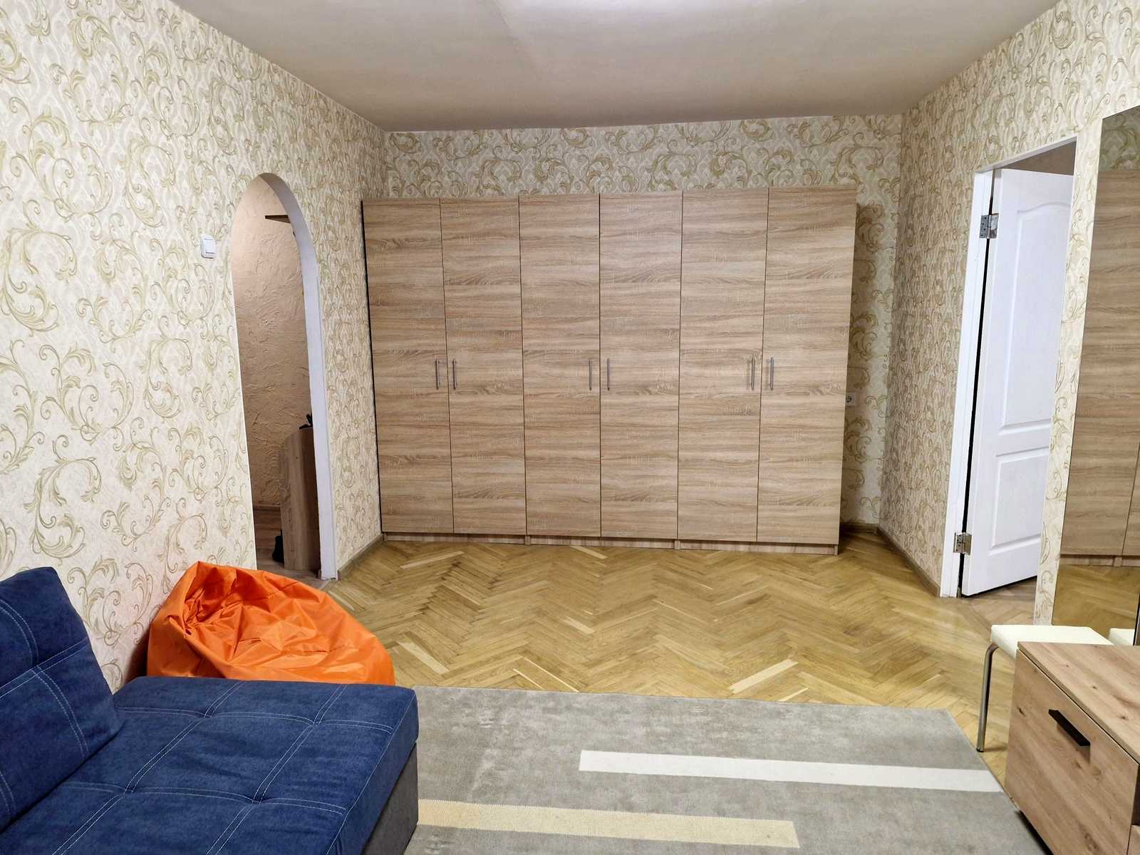 1878402000992487