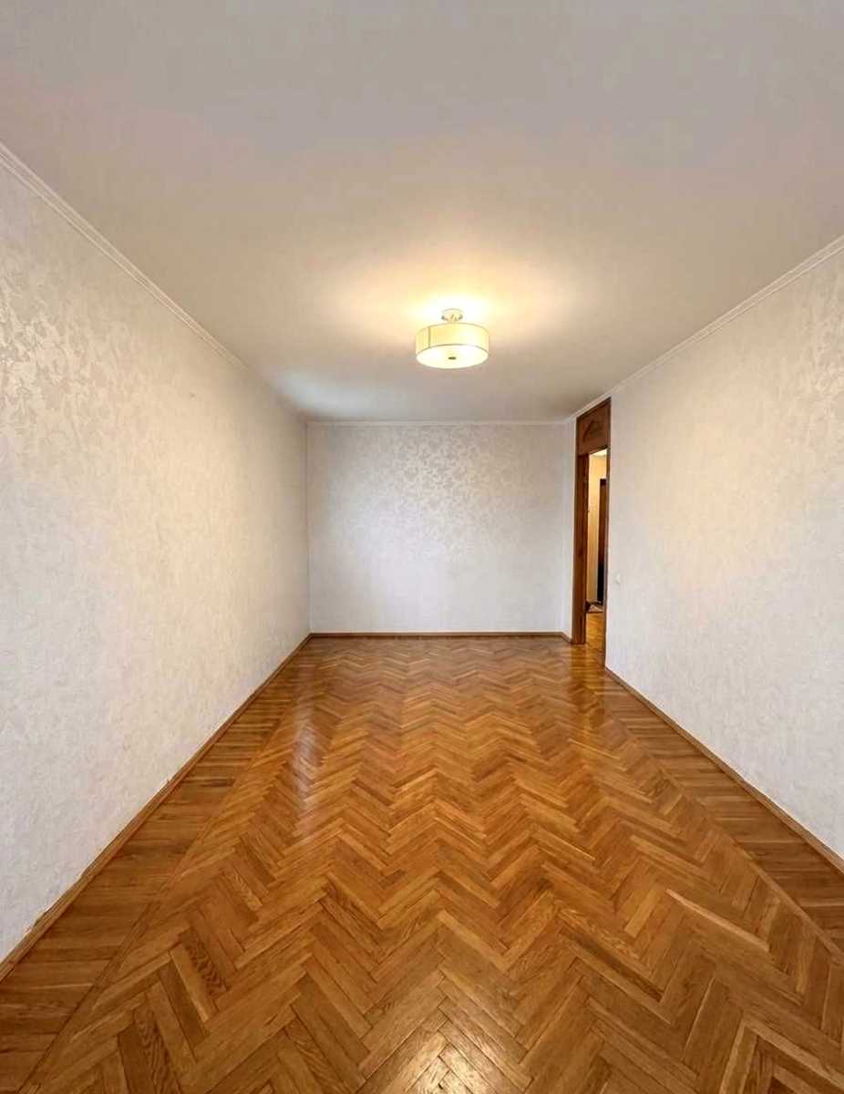 1878402358779486