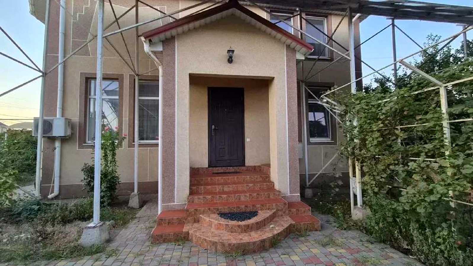 1878403612772647