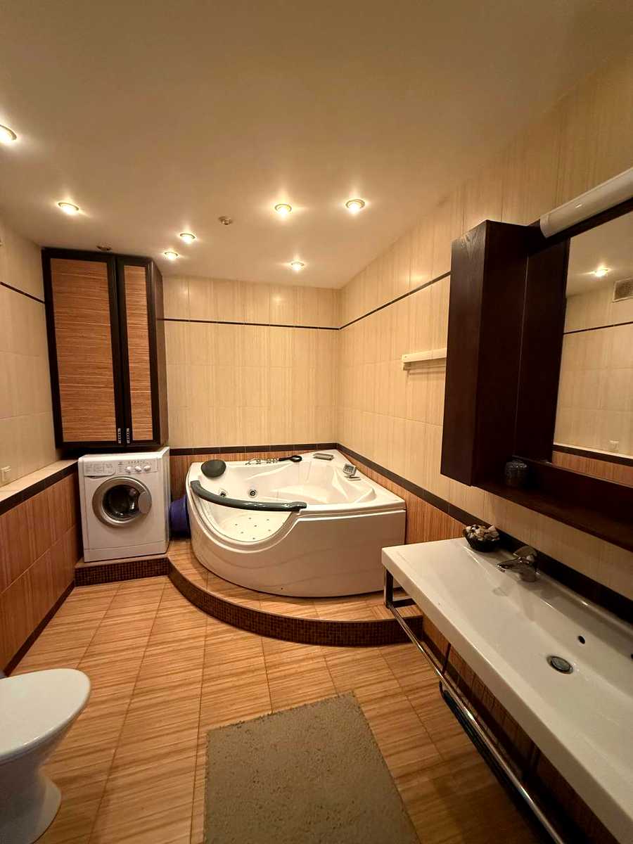 1878406578035218