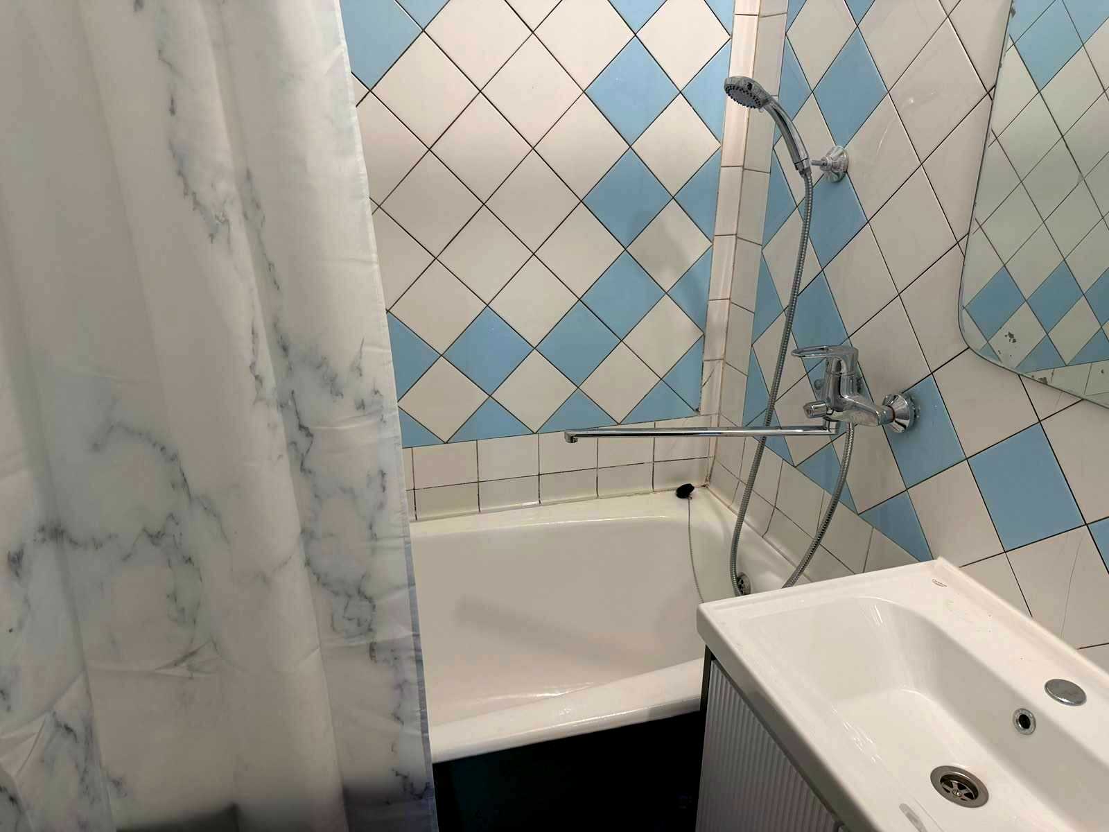 1878407653126479