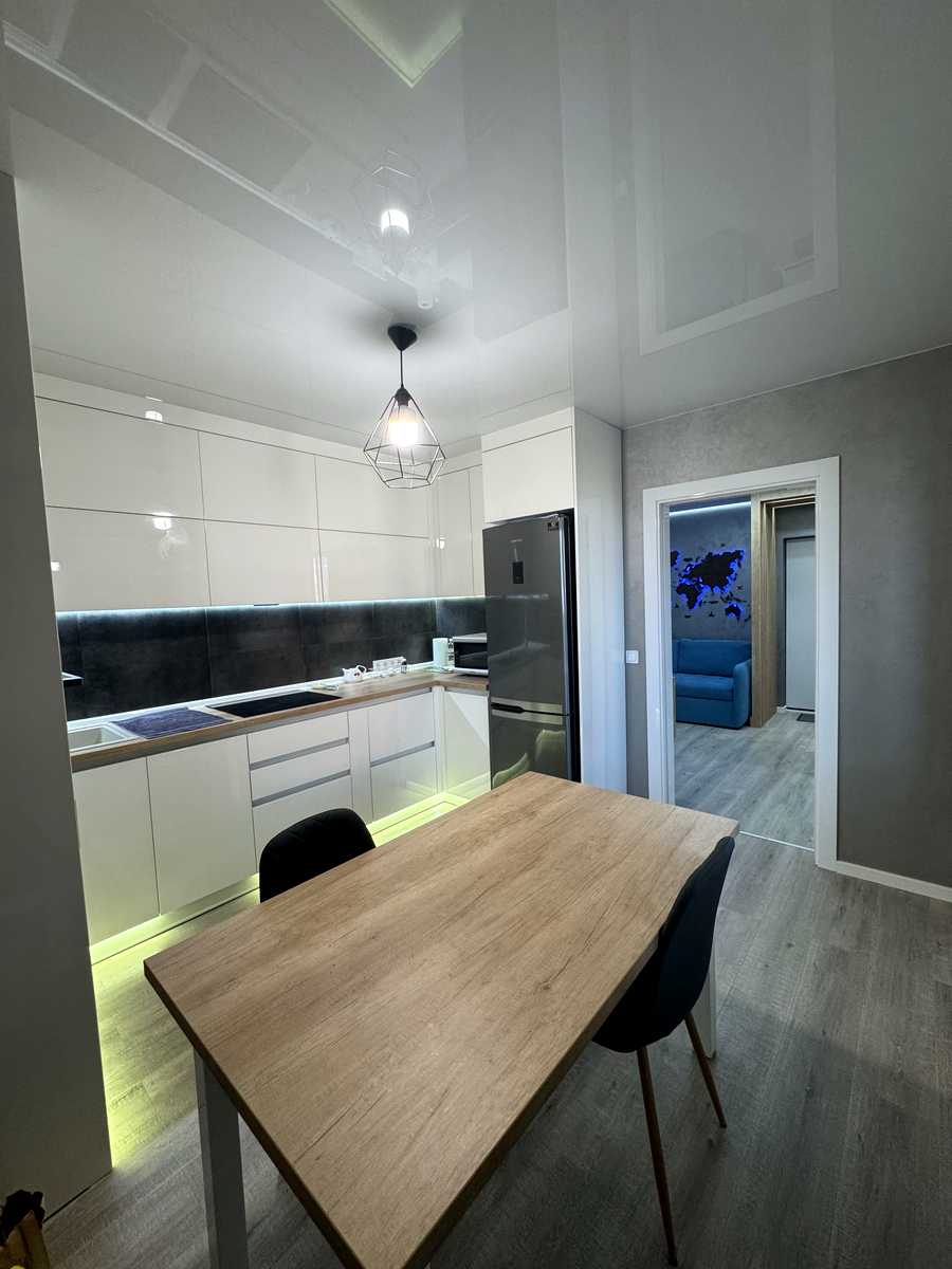 1878408297797707