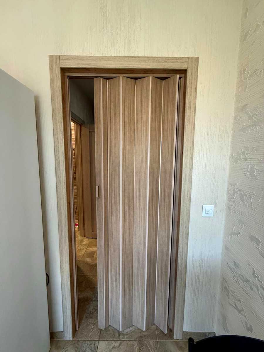 1878409823776608