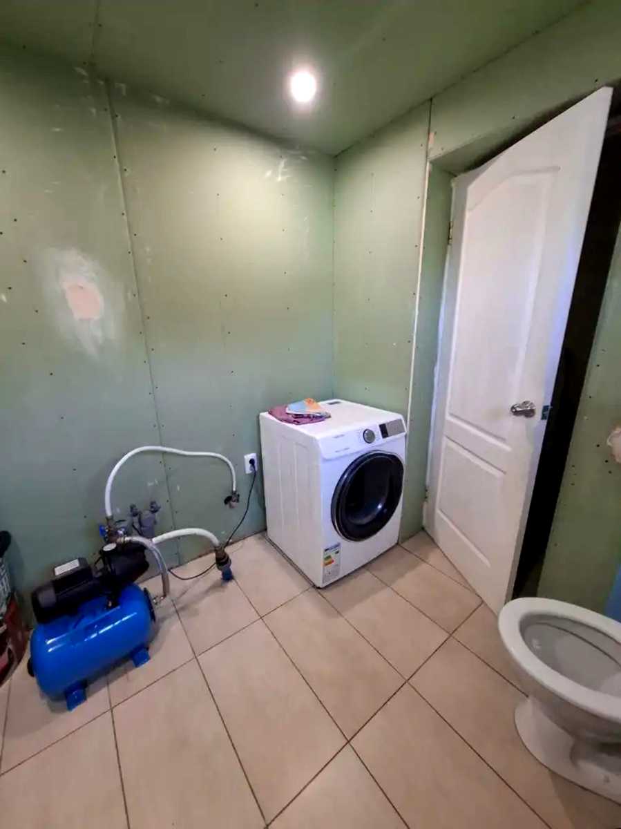 1878412872267944