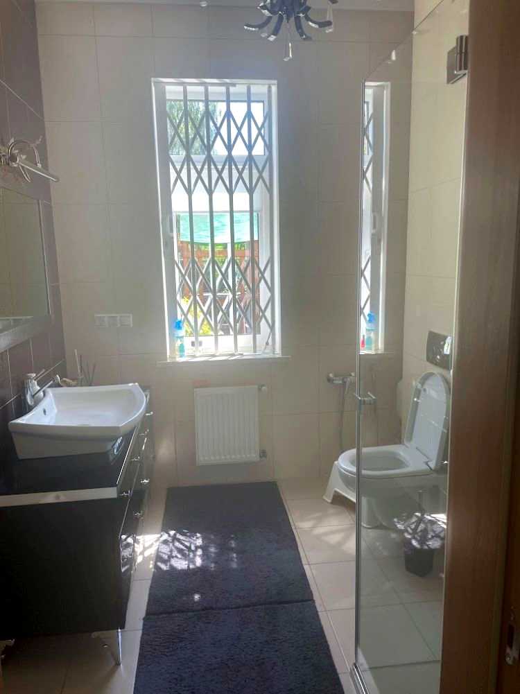 1878413903177077
