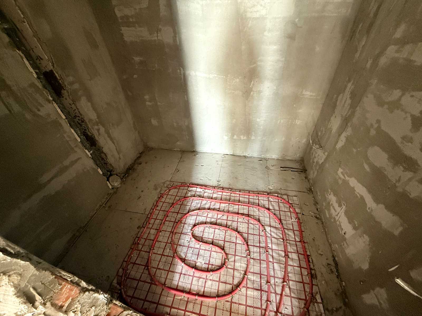 1878415057256533