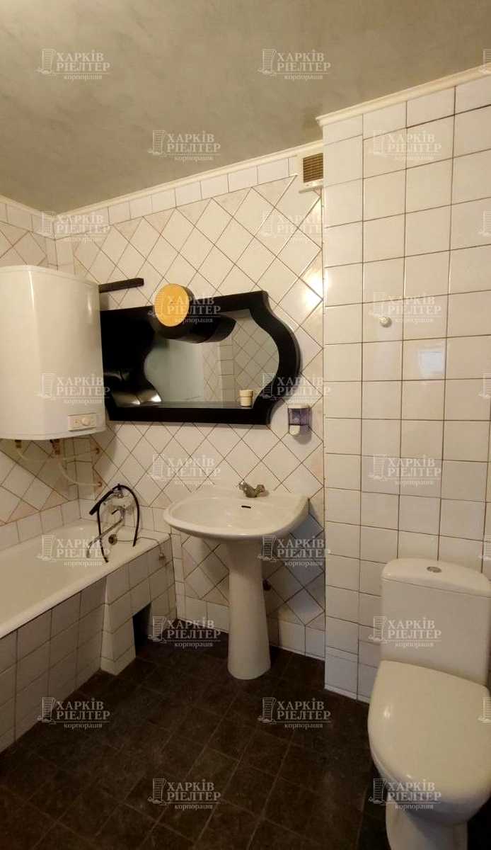 1878420122435925