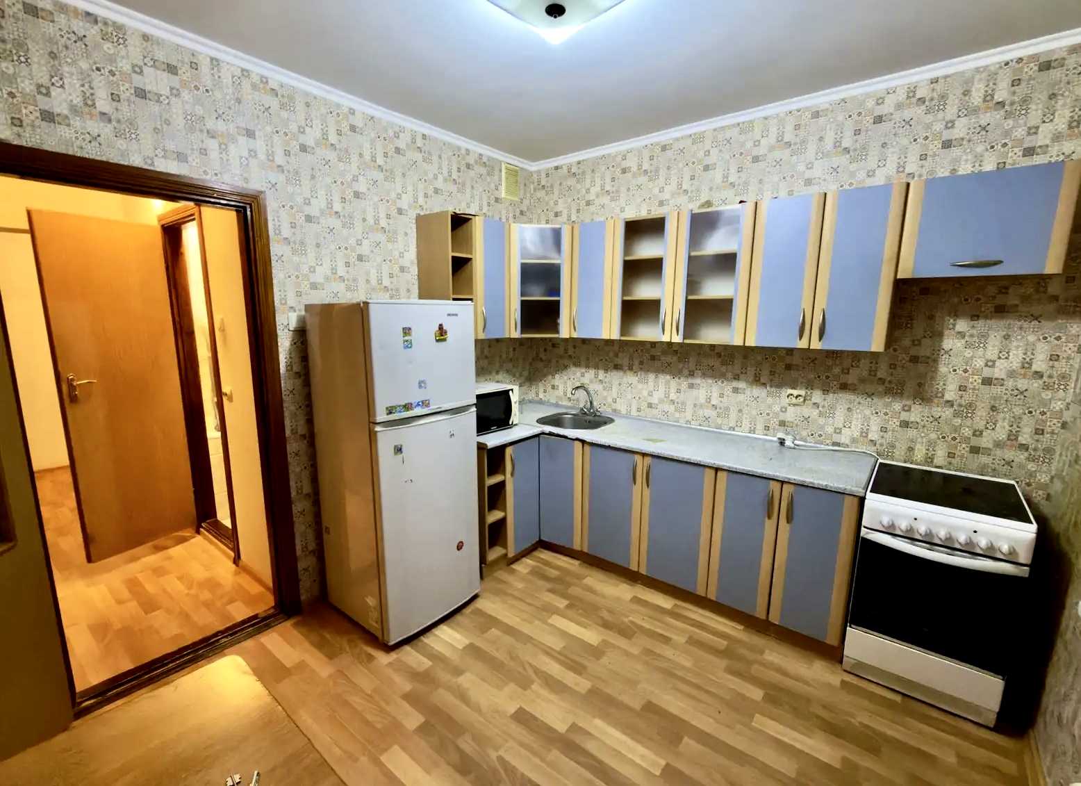 1878422031887921