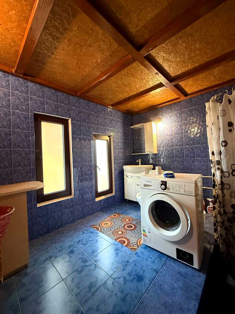 1878423119935184