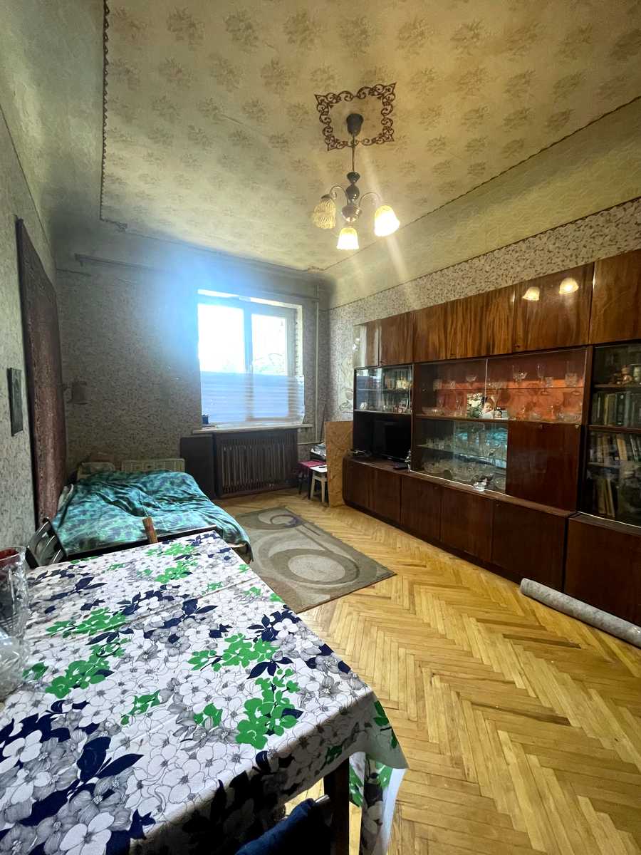 1878456163417700