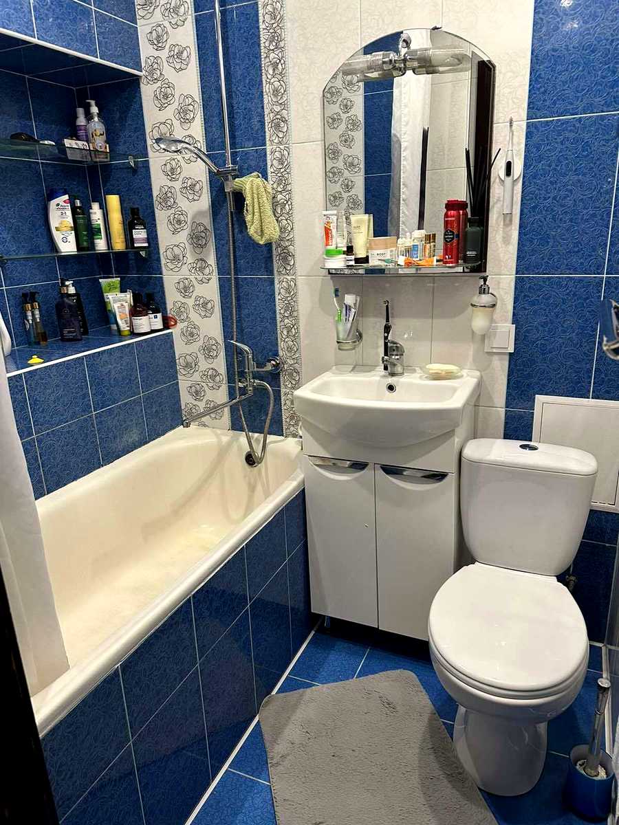 1878460959988431