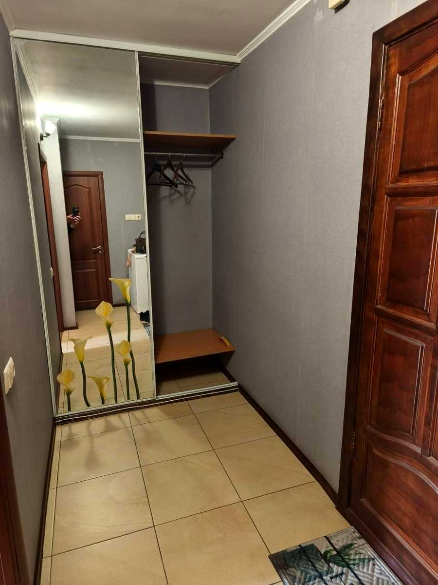 1878466581228393