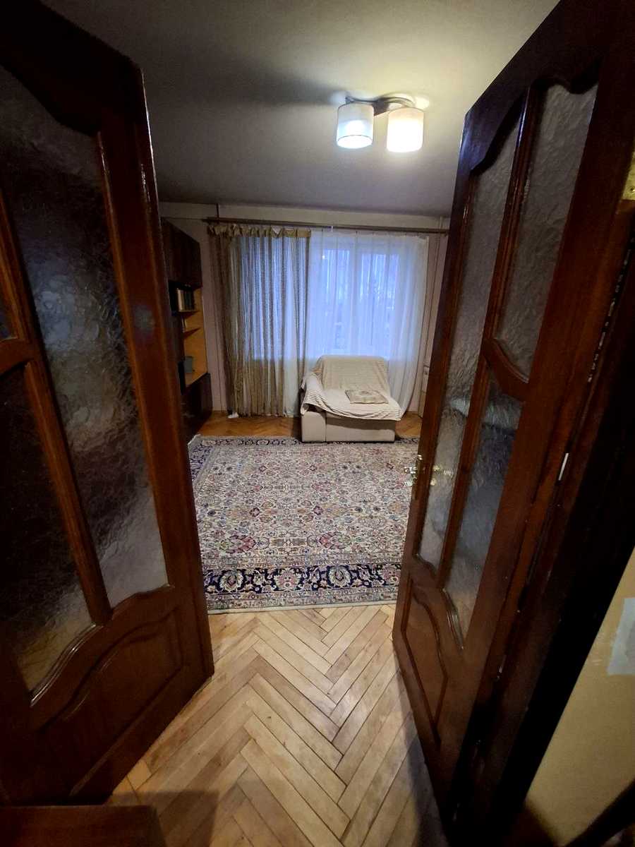 1878467858673618