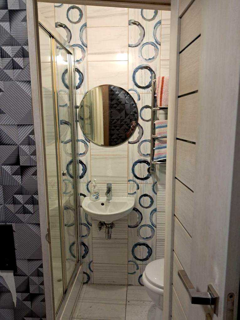 1878468411993153