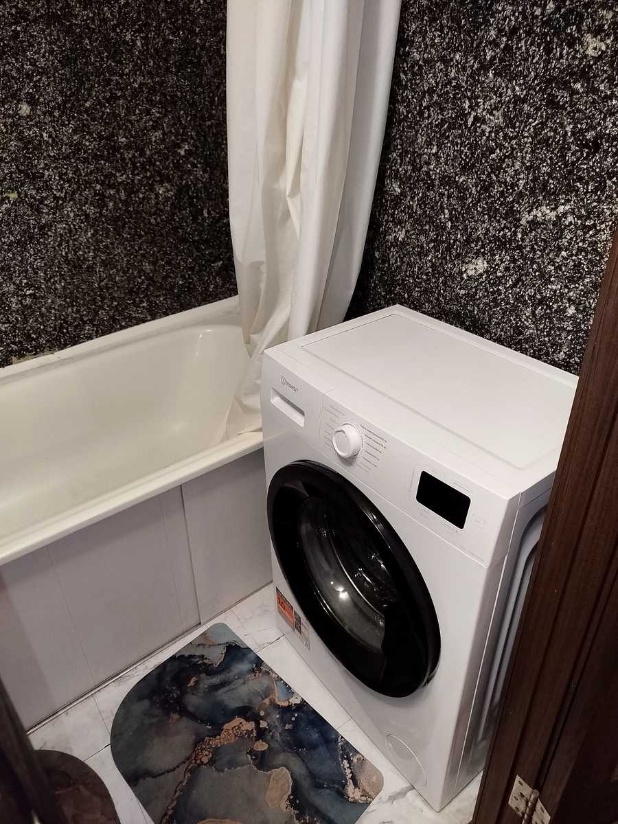 1878469904053701