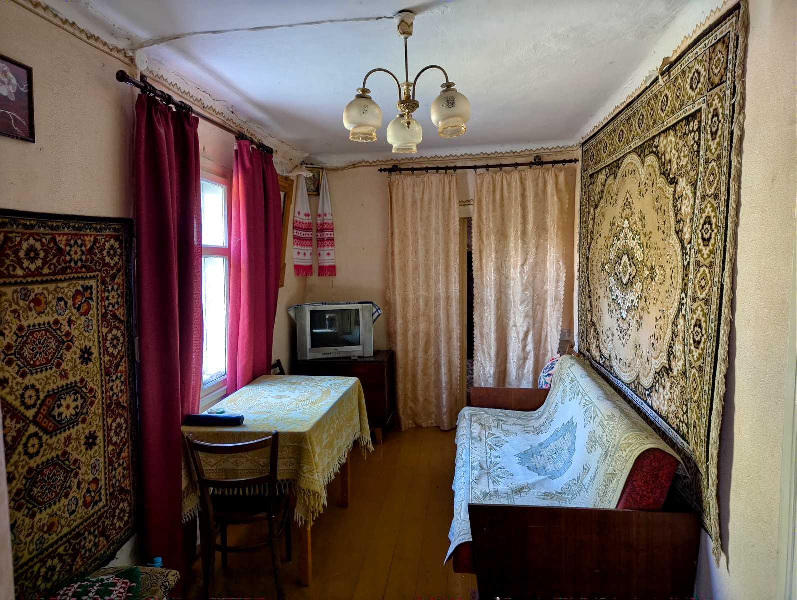 1878471698853673