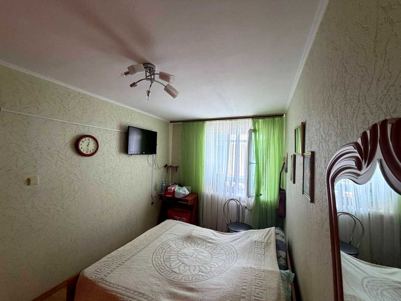1878472618480334
