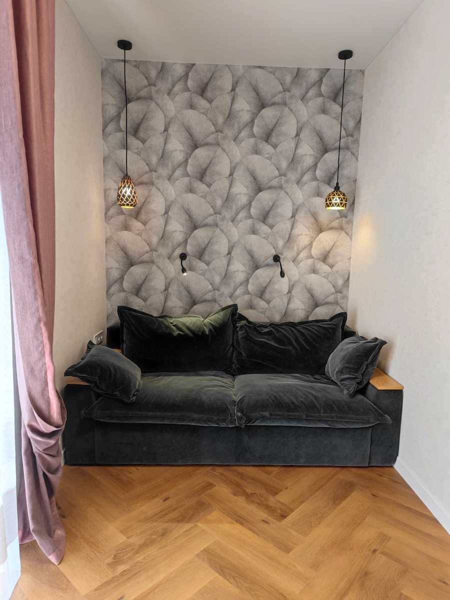 1878473611415689