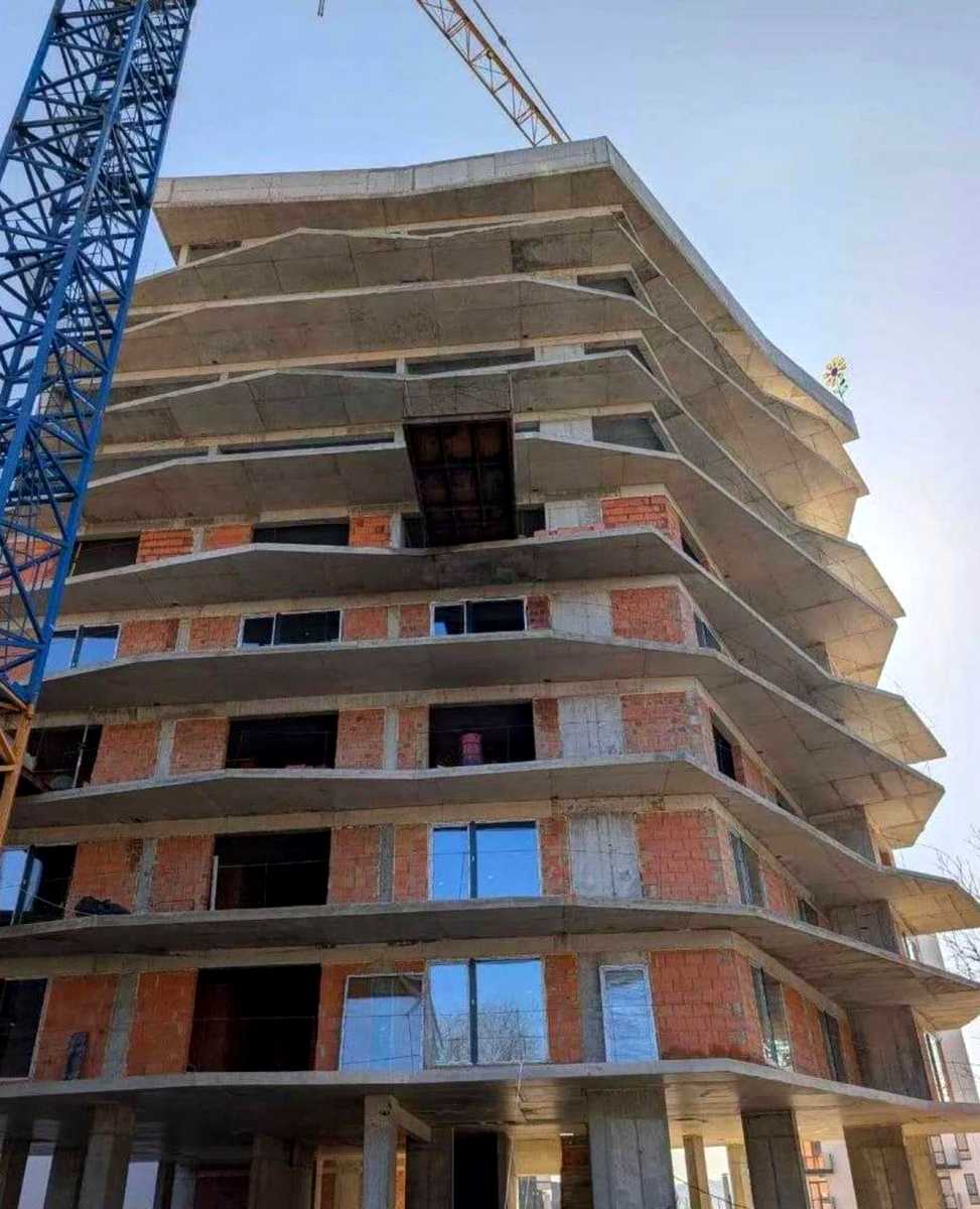 1878475228909291