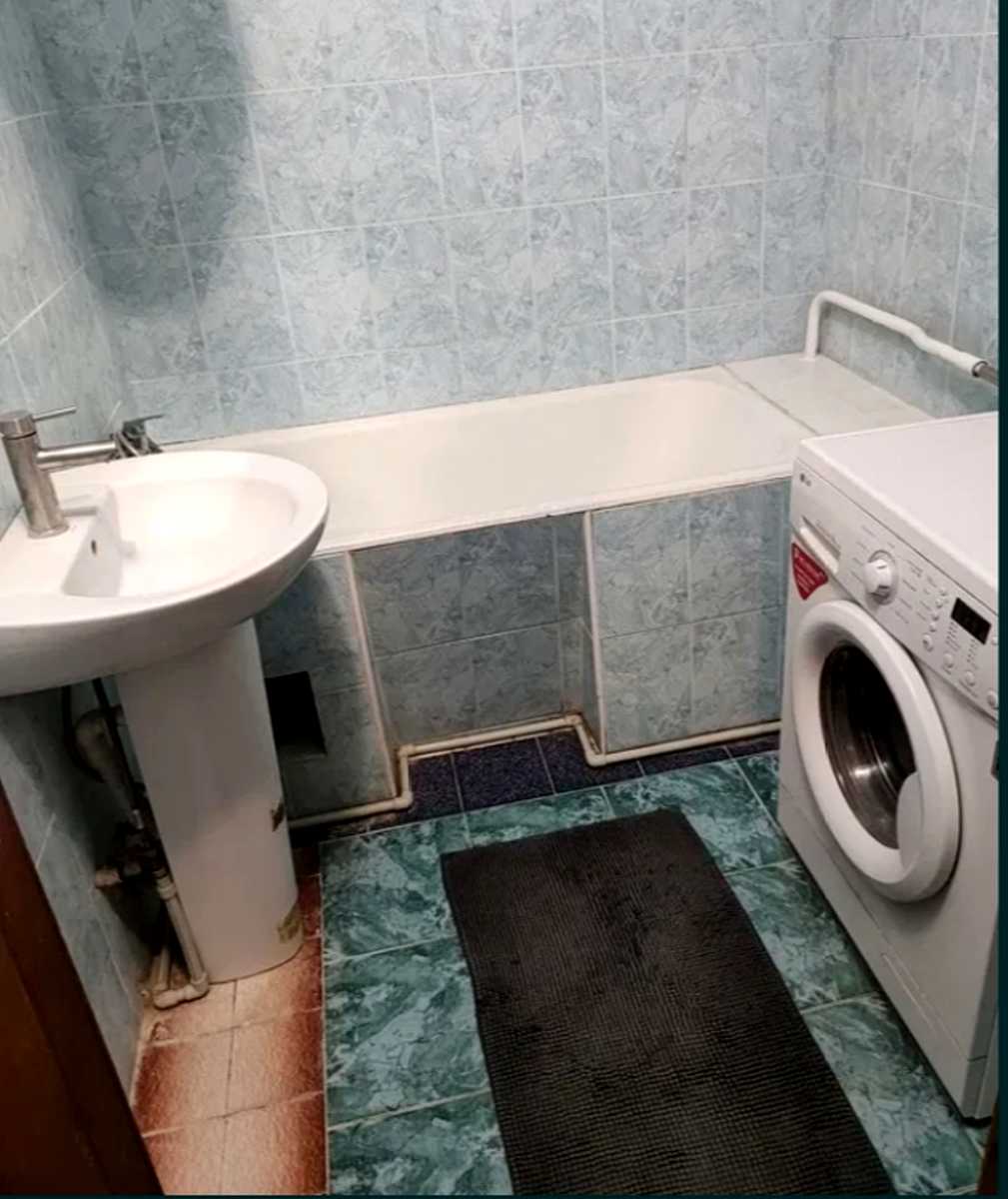1878475495463949