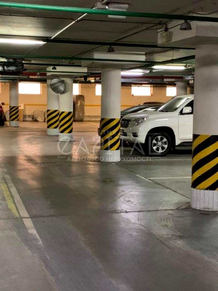 1878476093353936