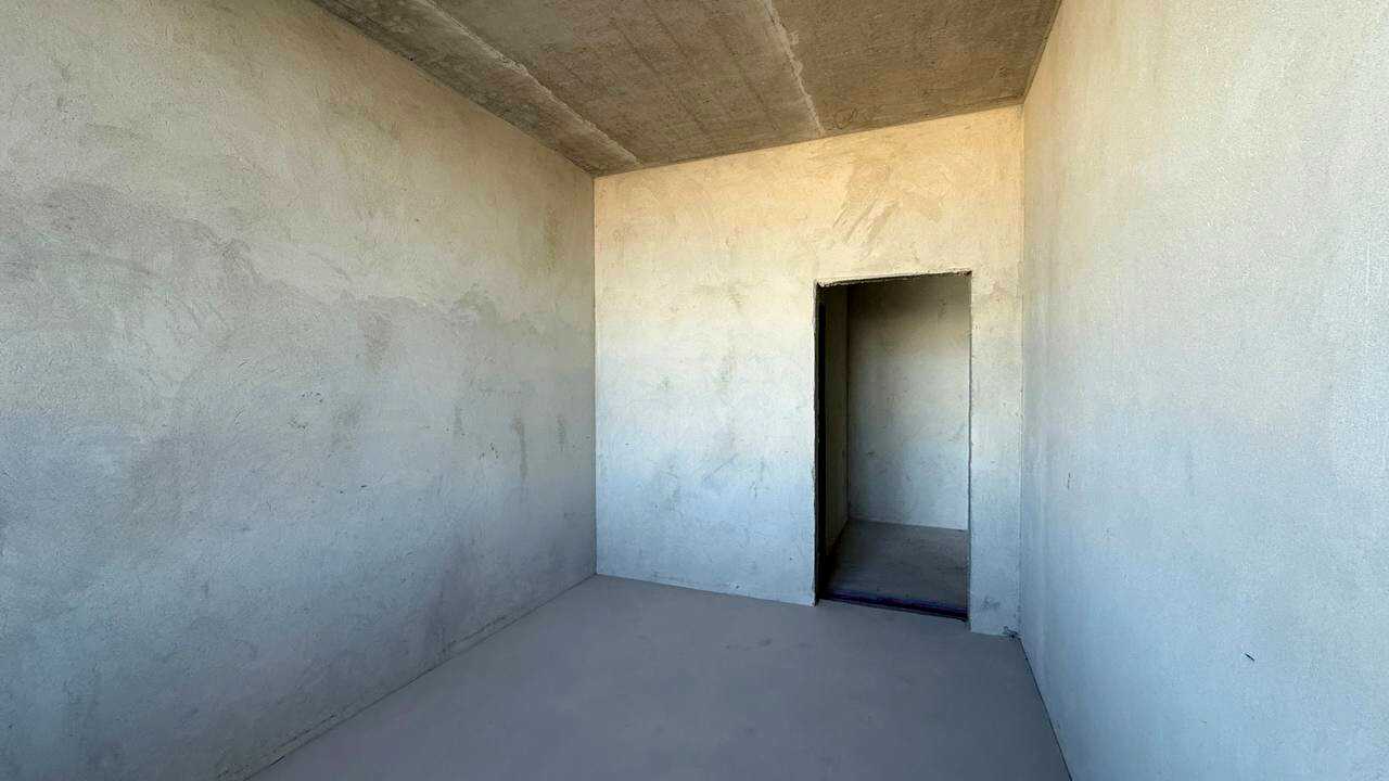 1878477946443836
