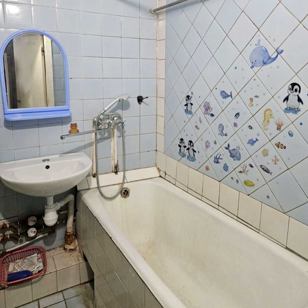 1878478358561566