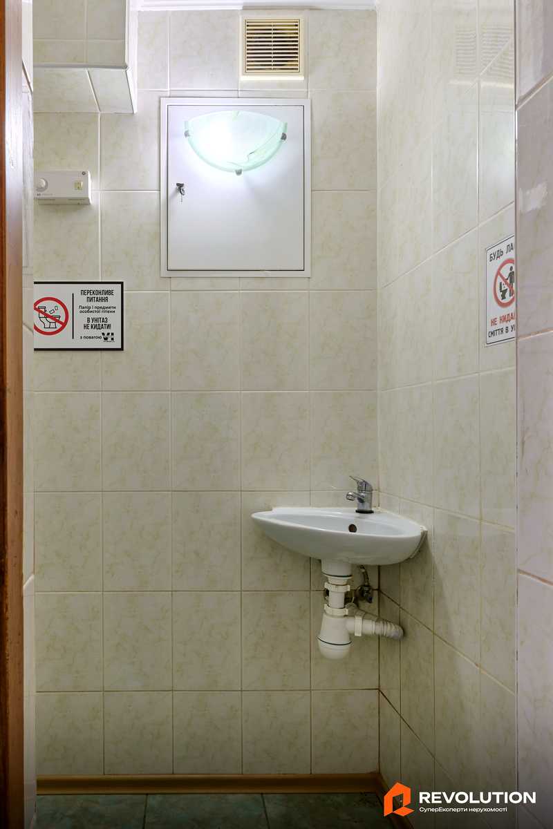 1878478569988478