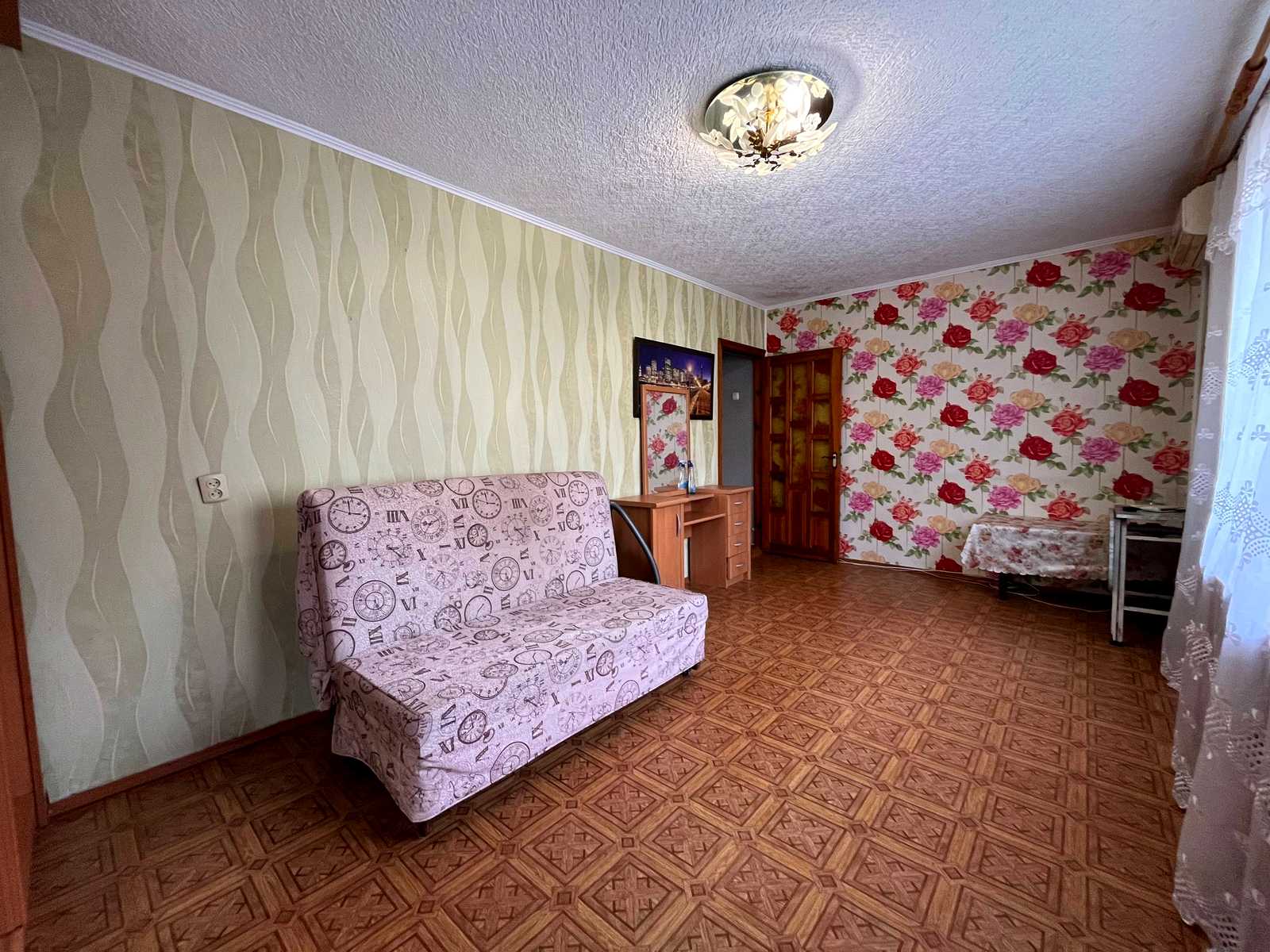 1878479196771354