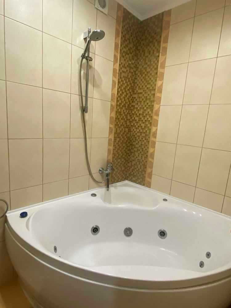 1878479548045019