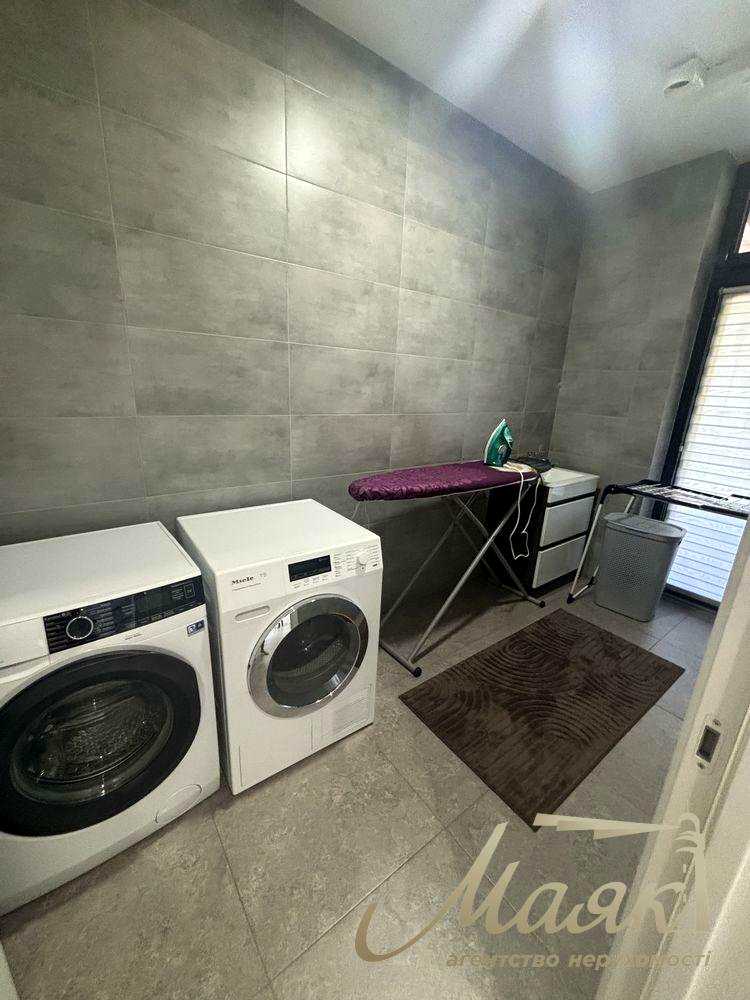 1878481378391026