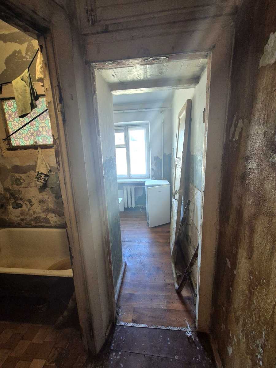 1878483109491971