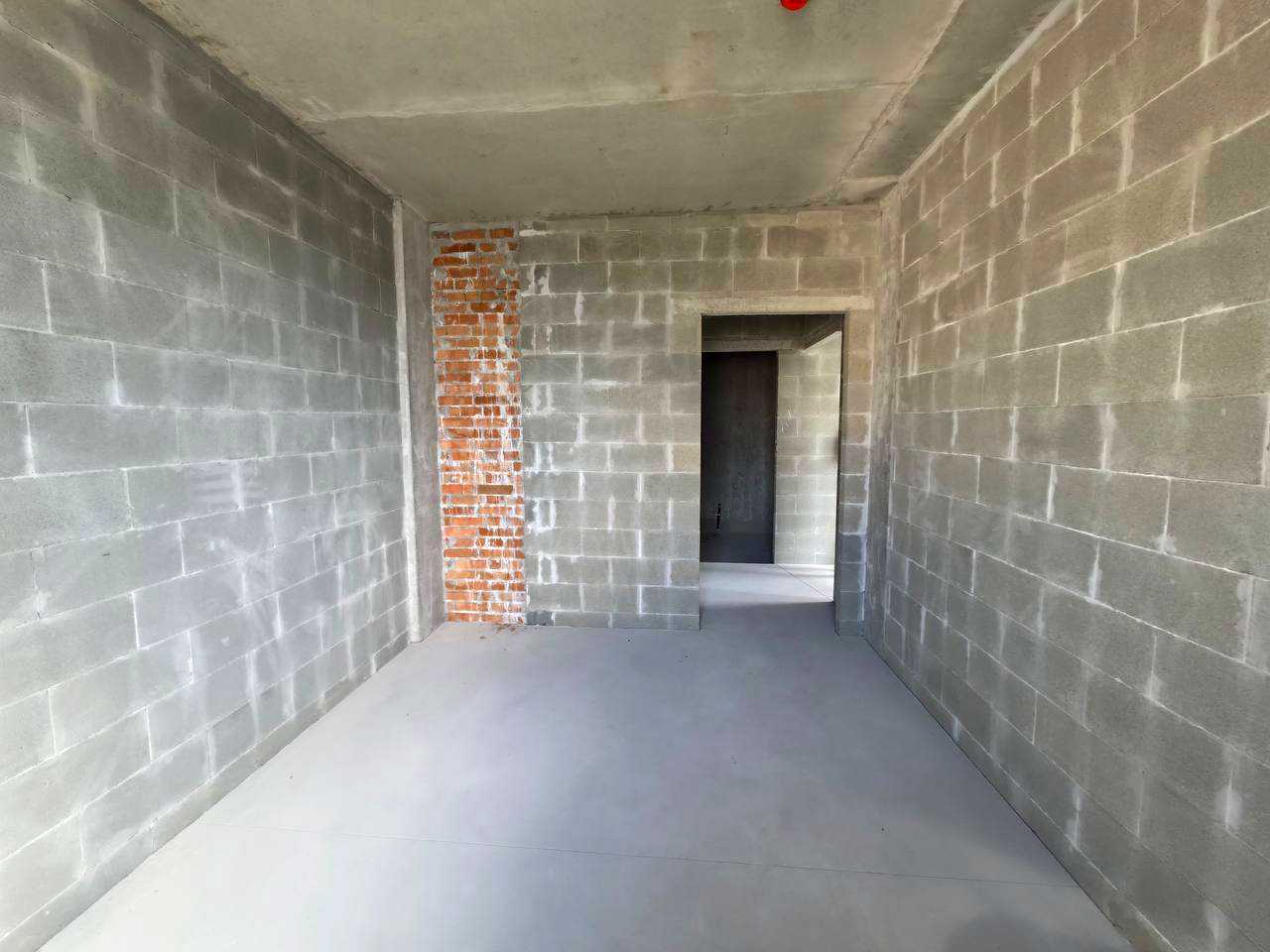 1878483577261700