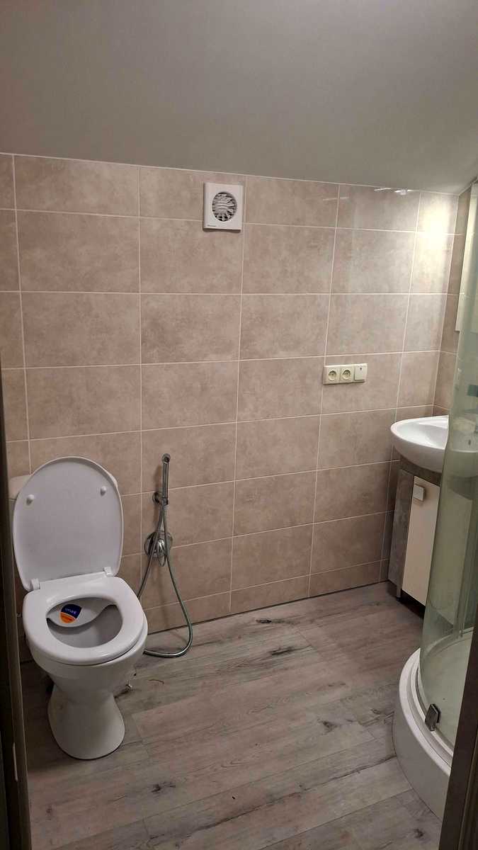 1878484197770335