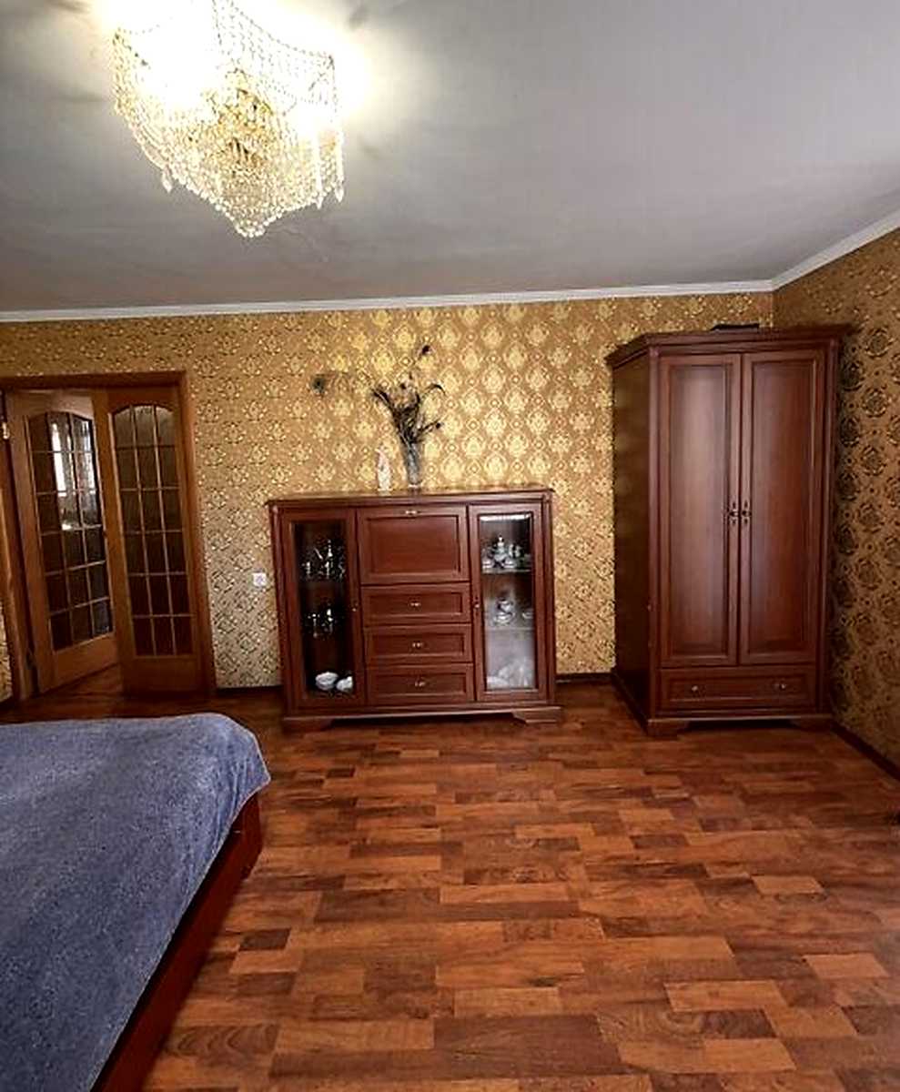 1878484366676625
