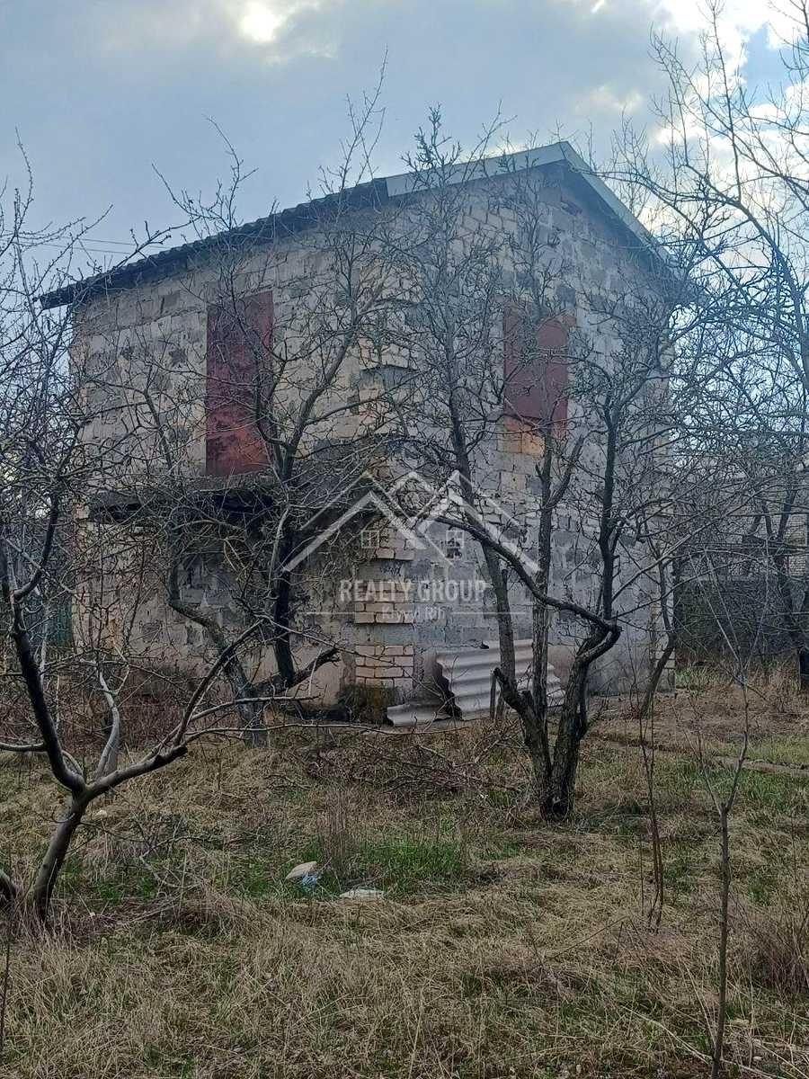 1878487102654719
