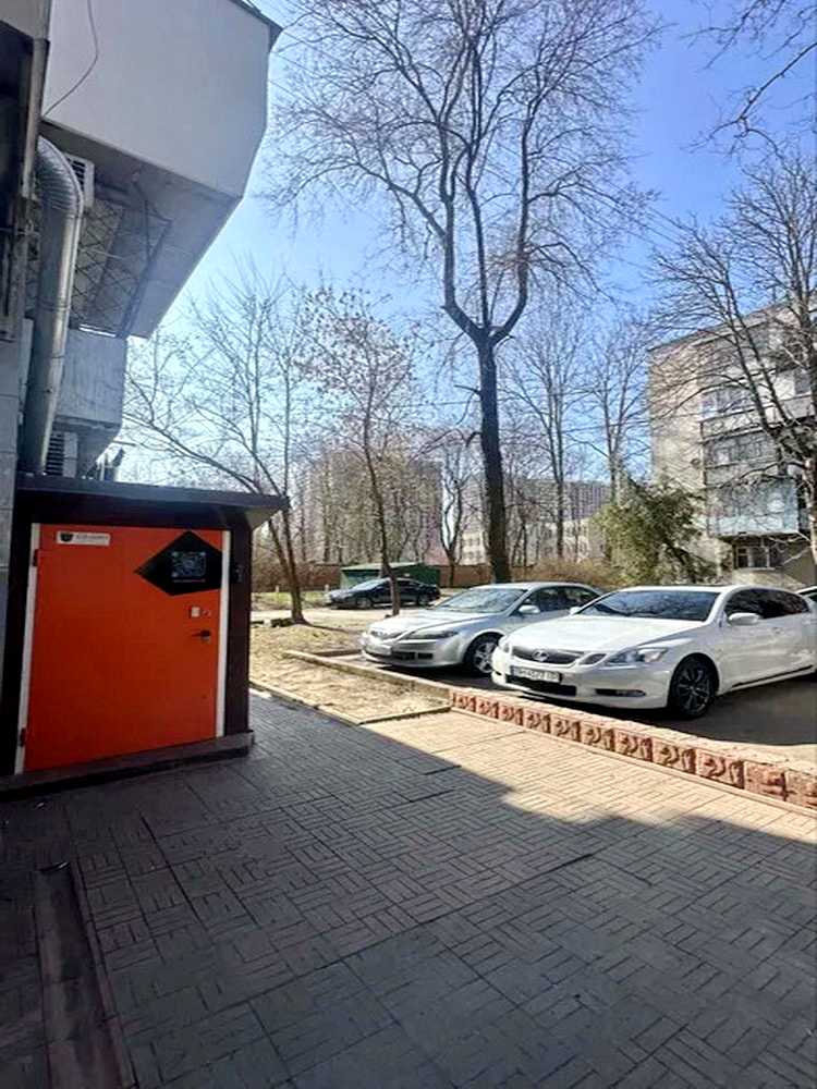 1878492285830685