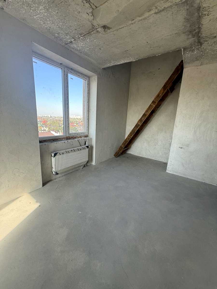 1878493406806544