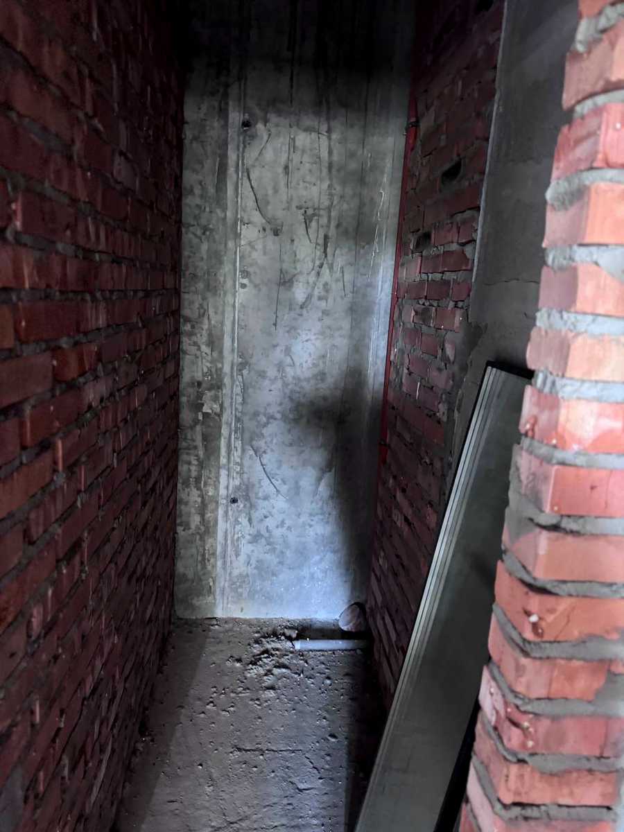 1878493775877328