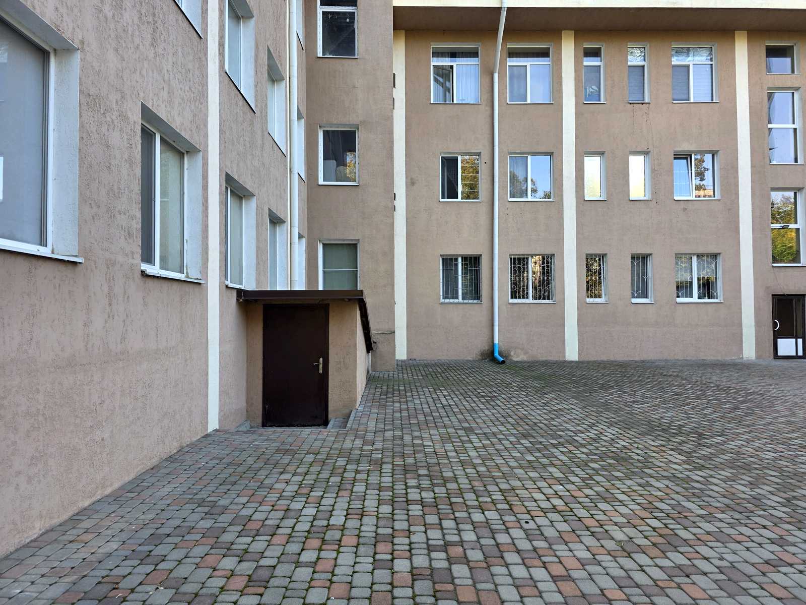 1878507777455904