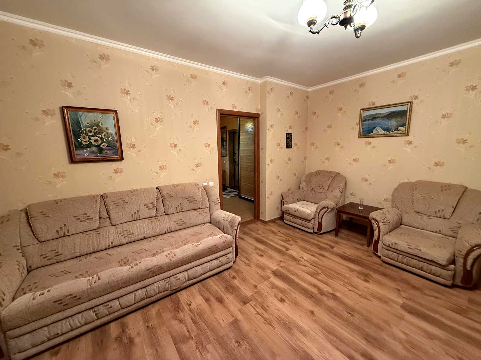 1878513689097946