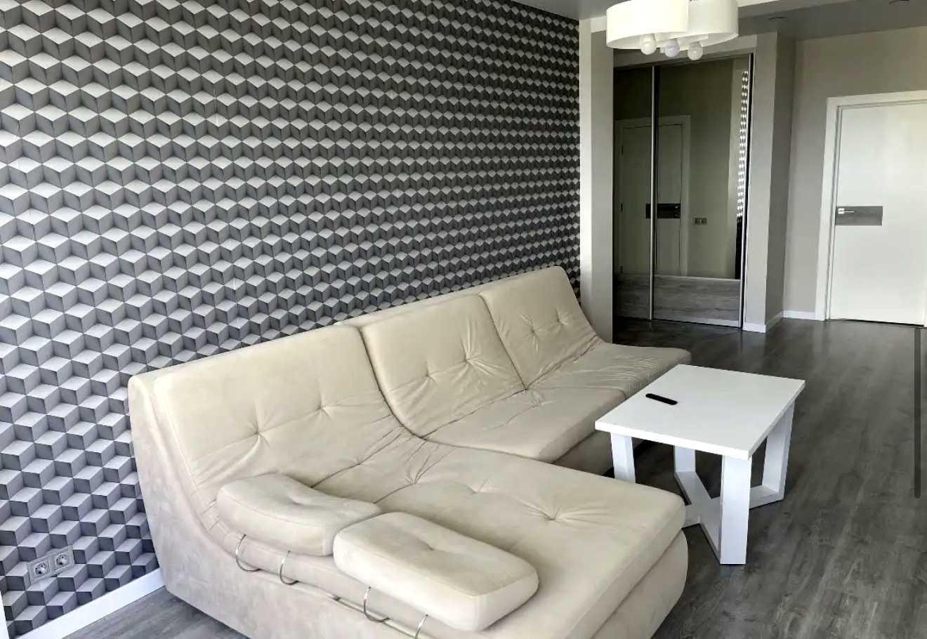 1878517584780514