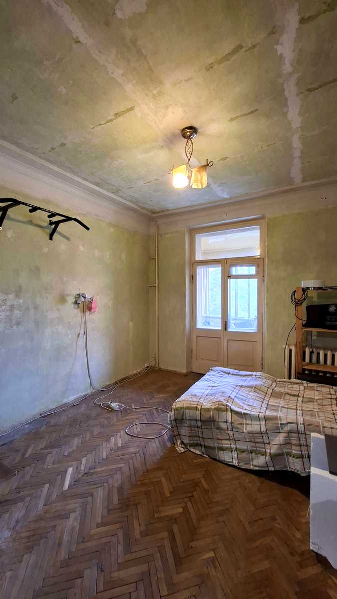 1878524053876823
