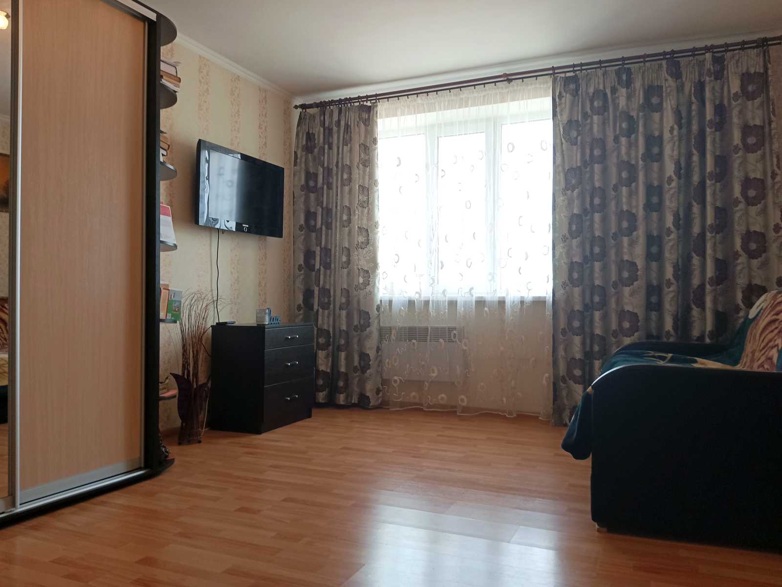 1878545966985991