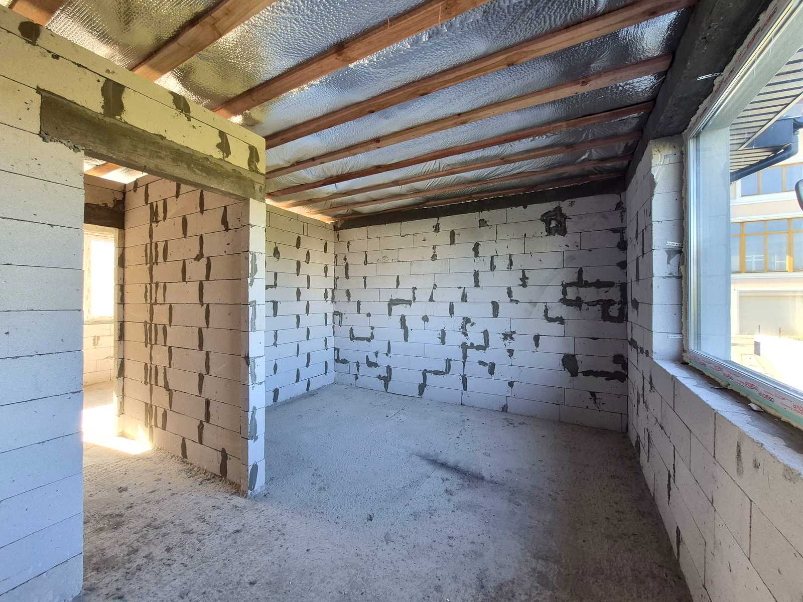 1878553917680931
