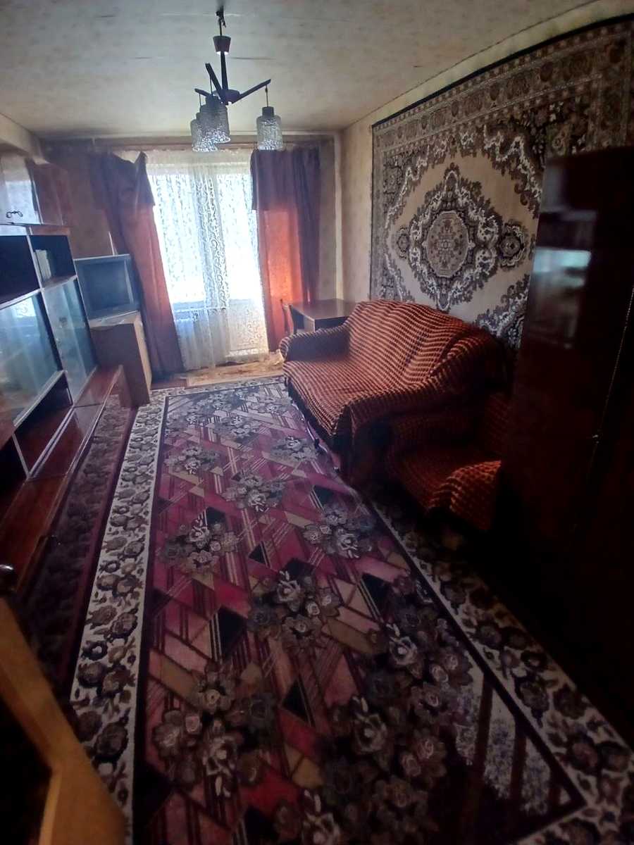 1878554036737057